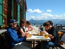 Brotzeit auf der Bayreuther H�tte